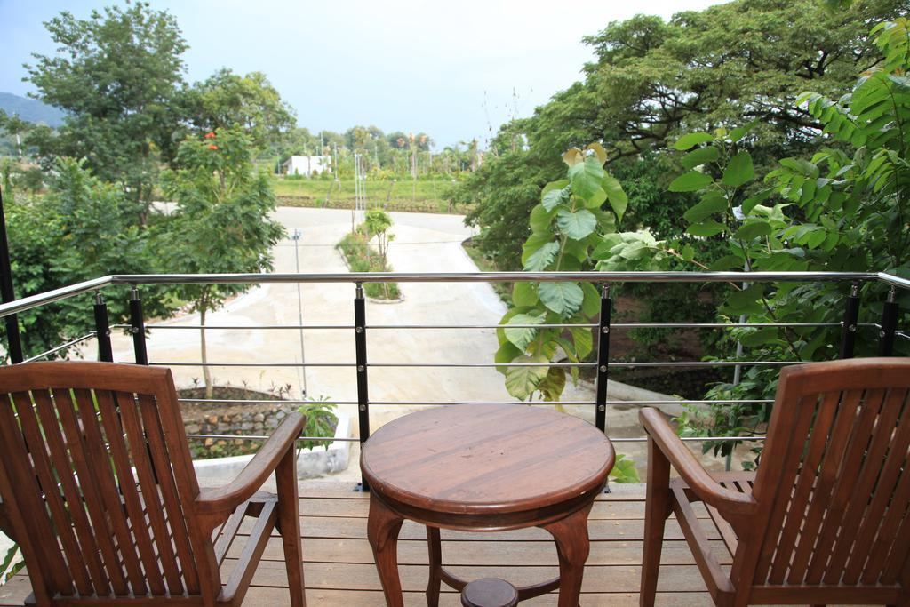 Bukit Daun Hotel And Resort Kediri  Dış mekan fotoğraf