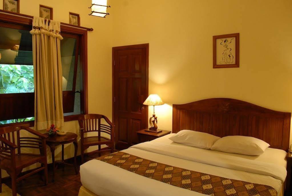Bukit Daun Hotel And Resort Kediri  Dış mekan fotoğraf