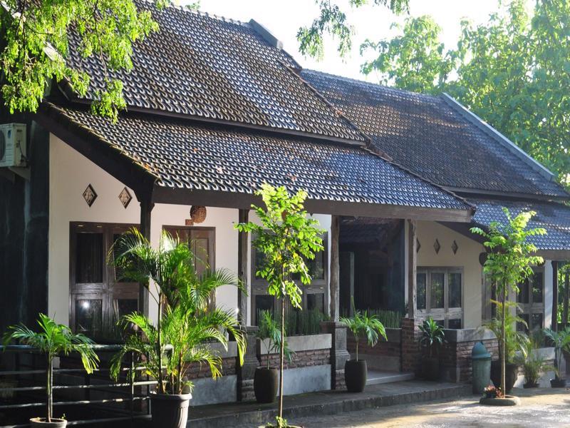 Bukit Daun Hotel And Resort Kediri  Dış mekan fotoğraf